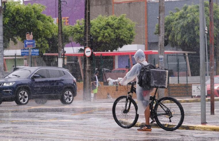 Funceme emite alerta de chuvas intensas para o Ceará até esta terça-feira